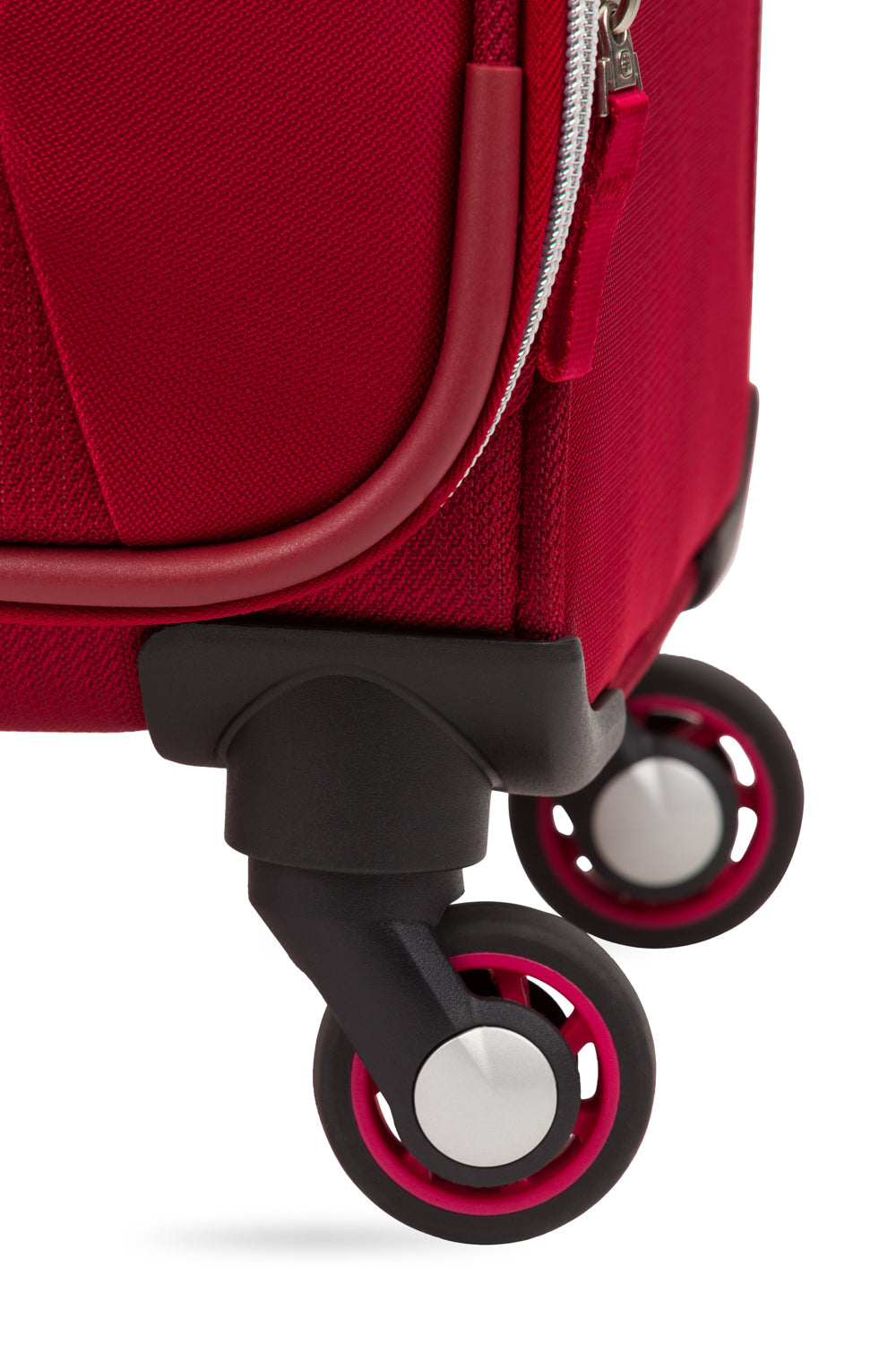 SWISSGEAR 7900 Medium Checked Spinner