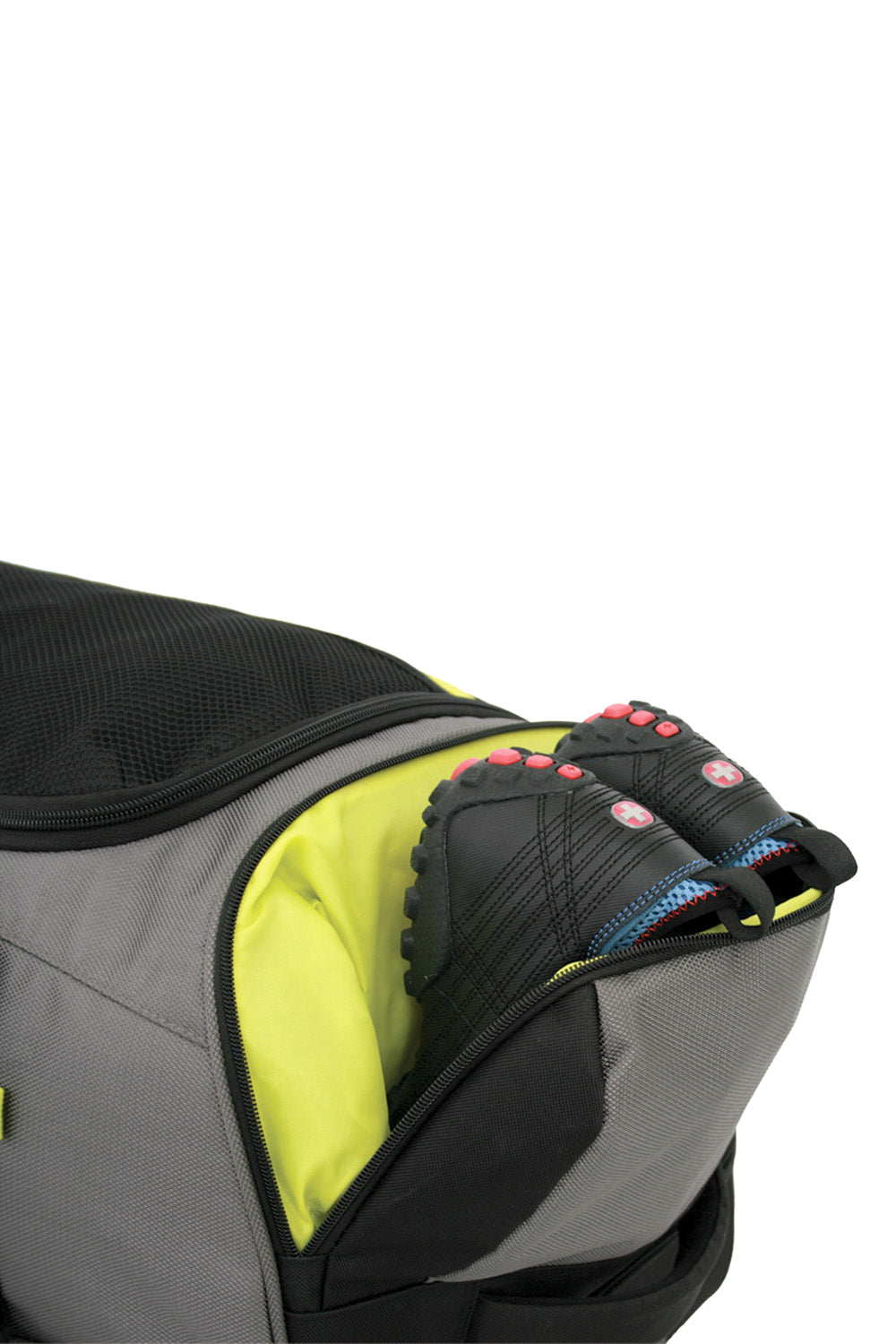 Swissgear 7261 30” Wheeled Upright LuggageShoe Pocket