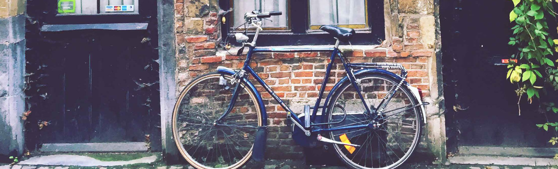 Bike through Amsterdam with SWISSGEAR
